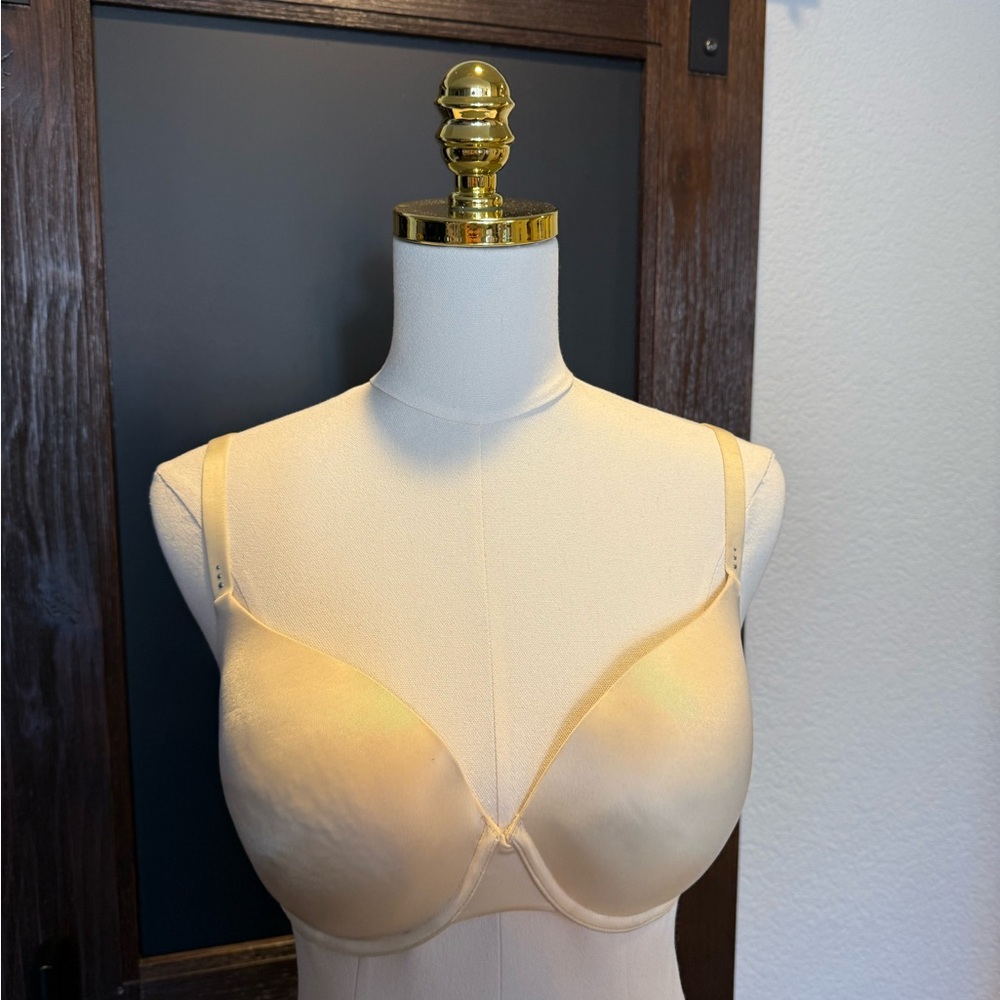Victoria's Secret Cream Bra